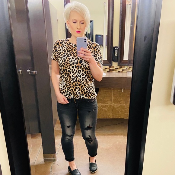 Hi I’m Mackinzie! 💃🏼Poshmark Ambassador! - Picture 1 of 1